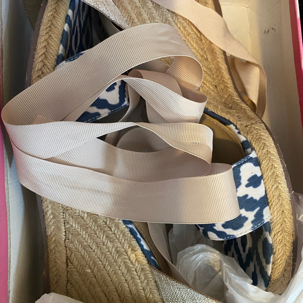 Just Fab Blue and White Ikat-Printed Wedges
